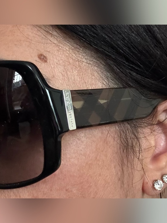 Burberry Black Women\'s Oversized Square Sunglasses main image 6